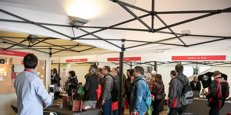 Centenars de rubinencs visiten la 5a Fira de l’FP de Rubí