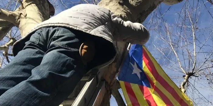 L’ANC d’Arenys fa una crida als arenyencs i arenyenques perquè pengin pancartes als seus balcons i finestres particulars
