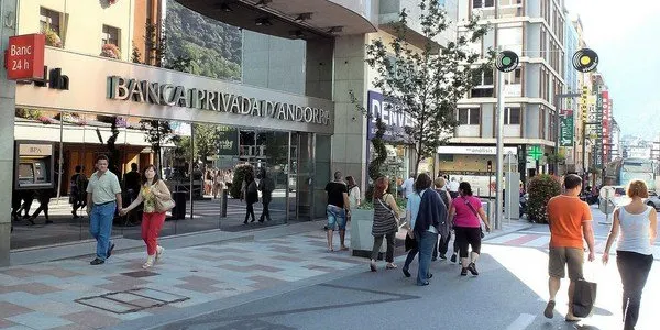 Reunió informativa per a afectats pel bloqueig de comptes de BPA