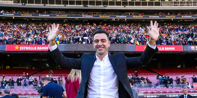 Xavi cita 7 joves al primer entrenament amb el Barça