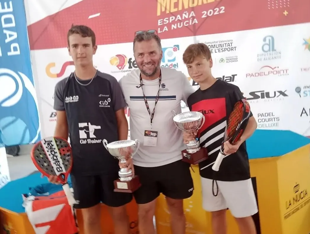 El cambrilenc Hugo Estébanez queda sots campió d’Espanya de pàdel en categoria Infantil