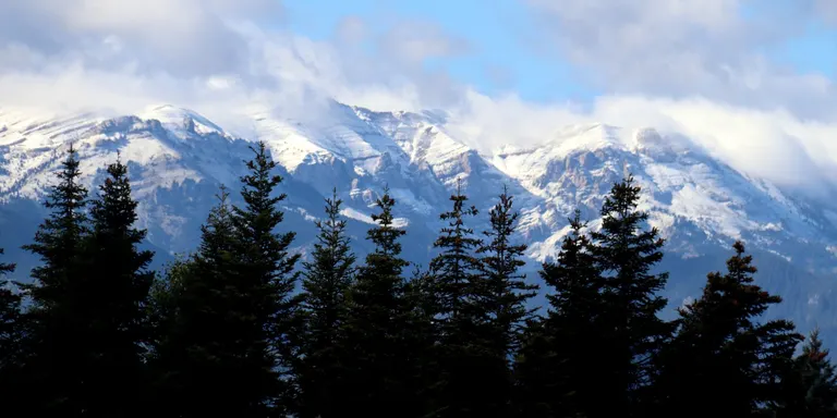 Primera nevada de la tardor als cims del Pirineu català i Andorra