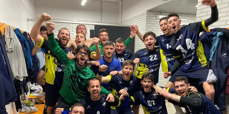 El Club Handbol Cambrils venç els seus dos partits del cap de setmana