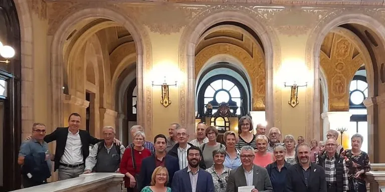 Lliurades a la Generalitat les signatures per demanar la construcció d'una residència per a gent gran a la Seu d'Urgell