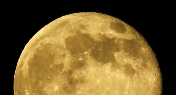La 'superlluna' es podrà veure la nit de diumenge a dilluns