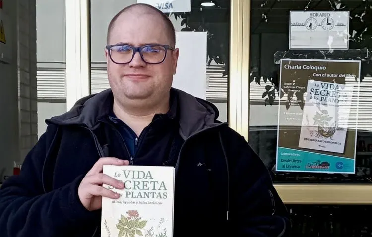 El biólogo Eduardo Bazo habla de su último trabajo en ‘La linterna de Utrera’