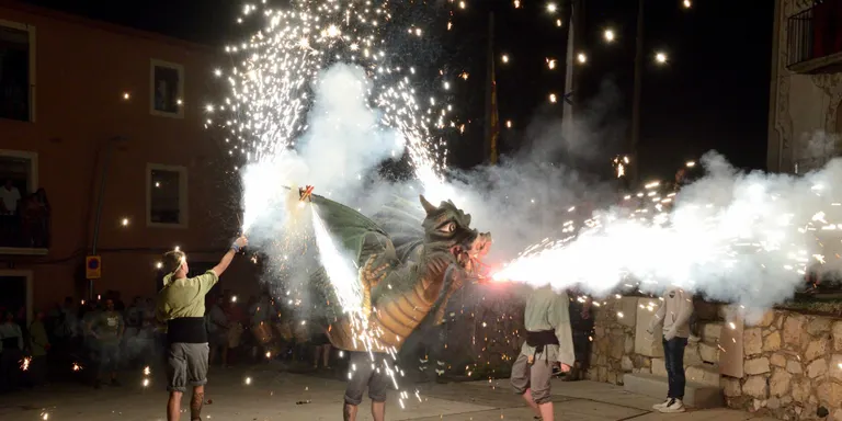 El Drac del Morell es prepara per a les festes de Sant Roc