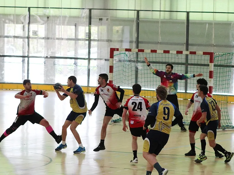 Bon partit per tancar fase regular de l'Handbol Rubí davant del Fornells
