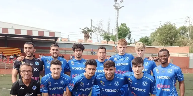 El Cambrils Unió encaixa una golejada en el darrer partit de lliga i baixa a Segona Catalana