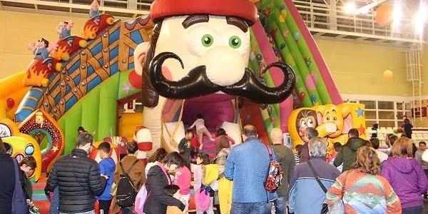 El Poliesportiu Municipal d’Altafulla obre les seves portes a una nova edició del Parc de Nadal