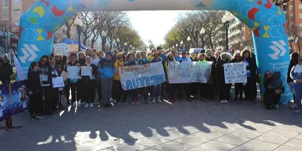 Gairebé 500 persones participen en la Caminada per l’Autisme 2026