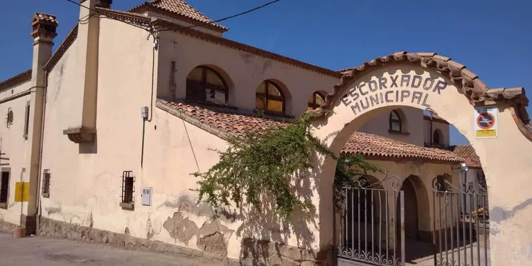 Rehabilitar l'Escorxador municipal o la tercera fase de les obres a la residència, projectes inclosos als pressupostos del 2019