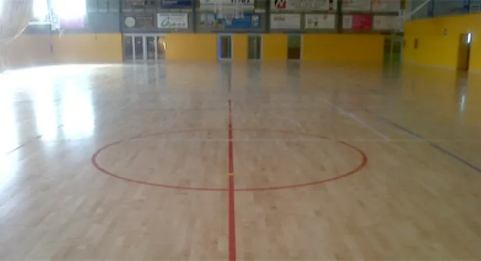 L'aigua va caure sobre part del parquet (foto: Ajuntament)