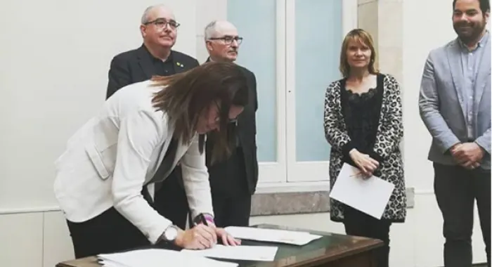 El pacte es va firmar ahir al Parlament de Catalunya (foto: Annabel Moreno)