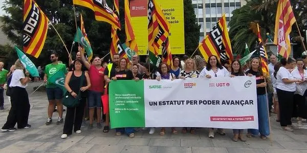Una seixantena de sanitaris tarragonins reclamen el reconeixement de la carrera professional i millores laborals