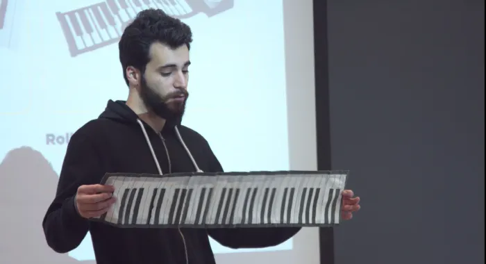 Josep Bergadà va rebre un premi Creatic pel seu piano (foto: Capgros)