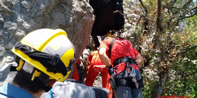 Dos parapentistes resulten ferits en dos accidents simultanis a Organyà