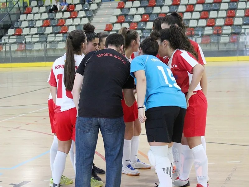 Les noies de l'Esportiu necessiten fer pinya. Encara hi ha temps per recuperar sensacions / Arxiu