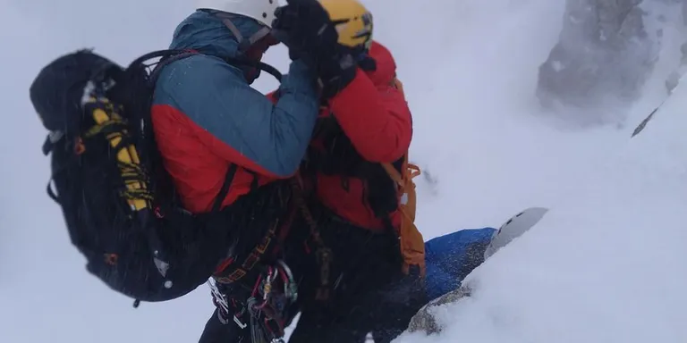 Els Bombers rescaten tres alpinistes a la canal de l'Ordiguer