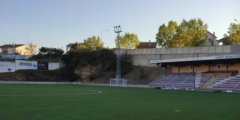 El futbol solsoní estrena aquest cap de setmana la gespa renovada del camp de futbol