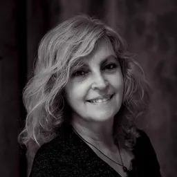 Avui entrevista a Maria Carme Roca " Crèdits de la fotografia " autor de la fotografia Xúlio Ricardo Trigo - episode art