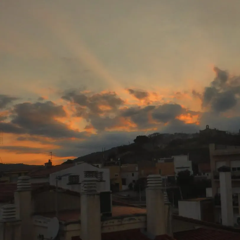 Tarda amb possibilitat d'alguna gotellada