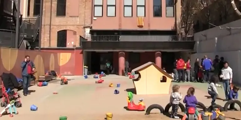 Els pares i mares de l'escola bressol Sol Solet s'uneixen per millorar les seves instal.lacions