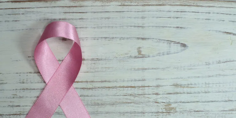 Fènix commemora el Dia Mundial del Càncer de Mama posant l'accent en el diagnòstic precoç