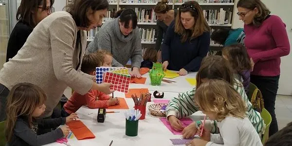 Les activitats nadalenques continuen a Altafulla amb el taller de manualitats a la Biblioteca