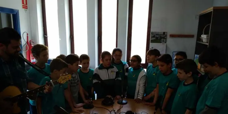 'Roses', l'adaptació que els alumnes de 6è del Mare de Déu dels Socós presenta per Sant Jordi