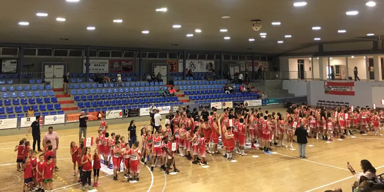 Victòries importants de la UER Pineda i presentació dels equips