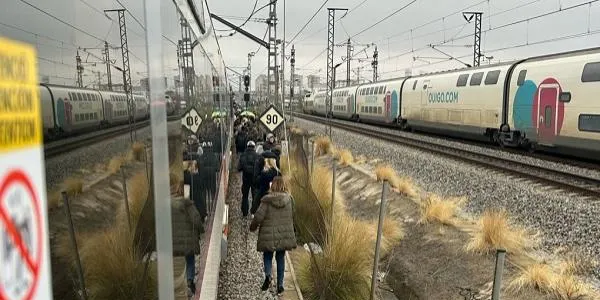 Partits polítics i usuaris es mostren escèptics amb les mesures anunciades per pal·liar els problemes a la xarxa ferroviària