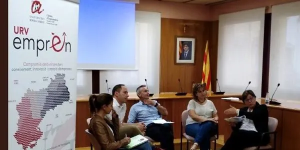 Una quinzena de persones coneixen la realitat del sector del càmping en la nova edició del Dimarts Emprenedor d’Altafulla