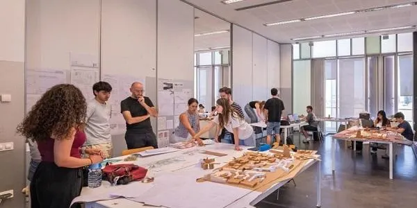 Un estudi de la URV aposta per aules més flexibles per afavorir noves formes d’aprenentatge
