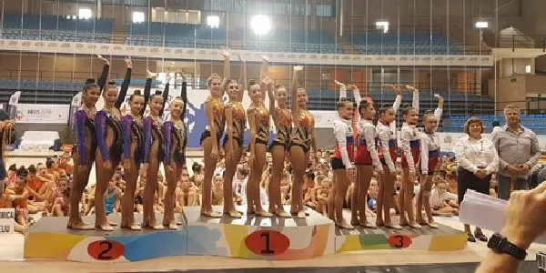 El CE Rítmica Torredembarra celebra el triomf del Conjunt Infantil Base a la Copa Catalana i el bon paper dels altres equips
