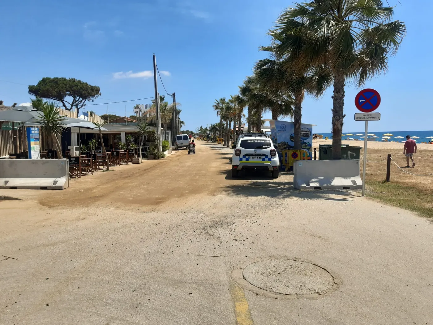 Prova pilot de tancament nocturn del passeig de la platja de Poblenou per pacificar la zona