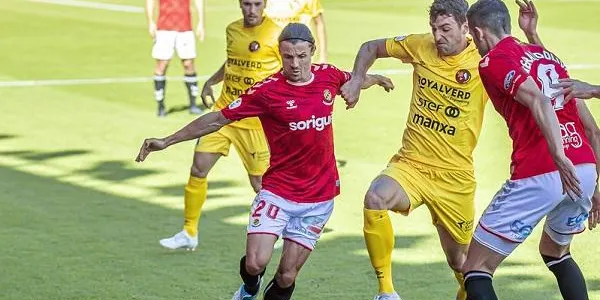 El Nàstic visita a un Olot necessitat i amb un nou inquilí a la banqueta