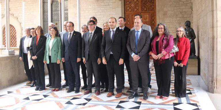 Agilitzar tràmits, direcció pública professional i més IA: els experts lliuren 50 mesures per reformar l'administració