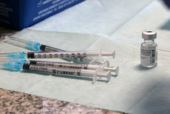 Dimarts arriba a Solsona la vacuna contra la COVID-19 per al personal i residents del Centre Sanitari