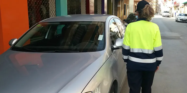 Pineda tindrà a partir de juliol zones verdes d'aparcament gratuïtes per als residents a la població