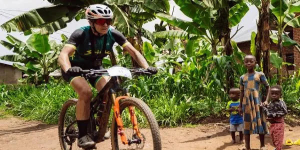 La ciclista Gemma Rosell completa amb èxit l’aventura a la Rwanda Epic 2024