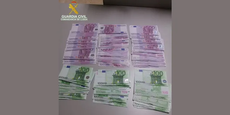 Intervenen 80.000 euros en un control a la Farga de Moles