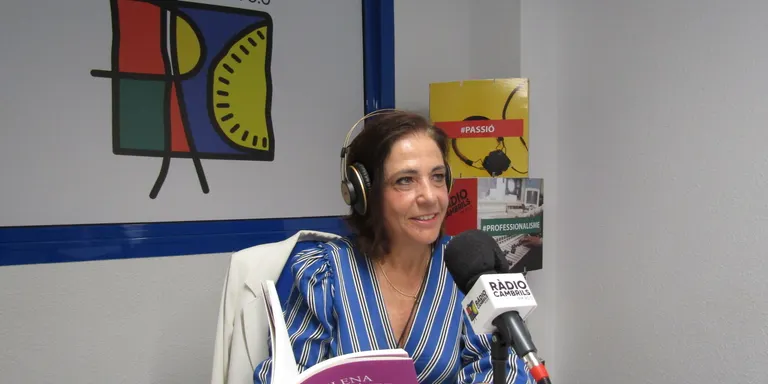 Helena Martínez Ferreruela: “El poemari ‘La casa de les absències’ és intimista, críic i social’