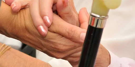 L'Ajuntament s'adhereix a la Guia contra el maltractament a la gent gran