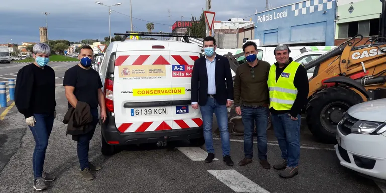 Dos camions del Ministeri de Transporte, Movilidad y Agenda Urbana reforcen la desinfecció de carrers de Pineda