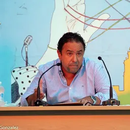El periodista Álvaro Romero habla en COPE Utrera (98.1 FM) sobre su conferencia en Trajano - episode art