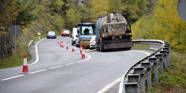 El Govern reasfalta el punt negre de la C-13 entre Rialp i Llavorsí