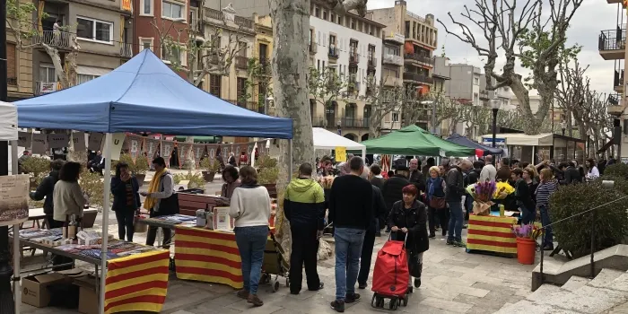 Arenys surt al carrer per Sant Jordi