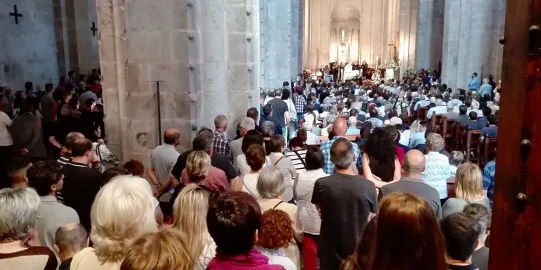 Emotiu i multitudinari comiat a Emili Vicente