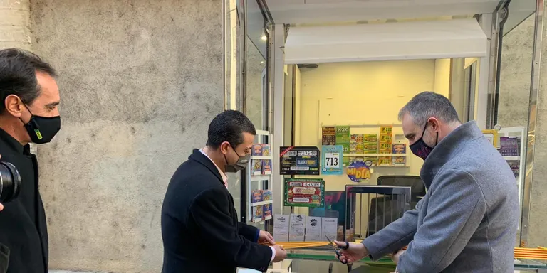 L'ONCE presenta a la Seu d'Urgell el seu nou model de quiosc